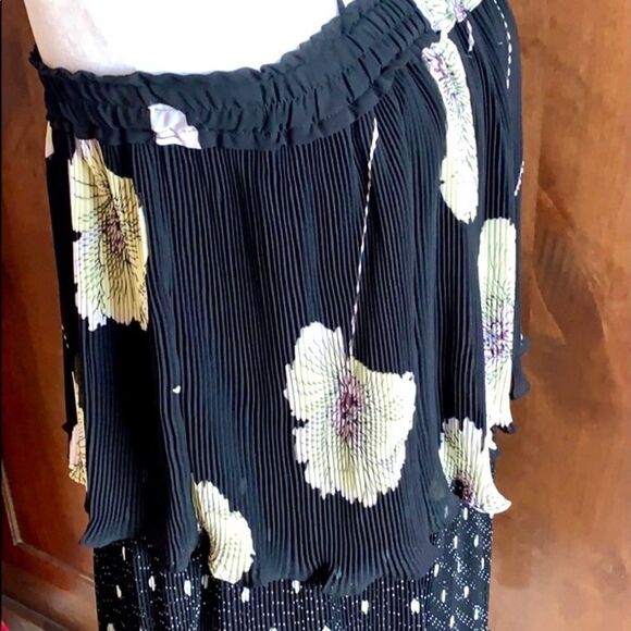 NWT |  1.State Off Shoulder Dress Rich Black, Pleated Details Gorgeous XS - Picture 10 of 12